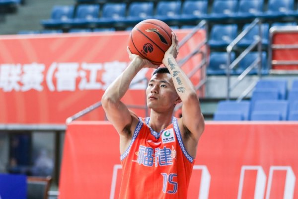 山东球员注册信息：陈林坚3年C类&末年球队选项 高诗岩陶汉林顶薪
