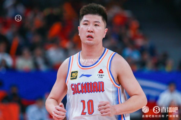 上赛季场均6.3分1.4板！刘炜：王薪凯新赛季有望加盟新疆男篮