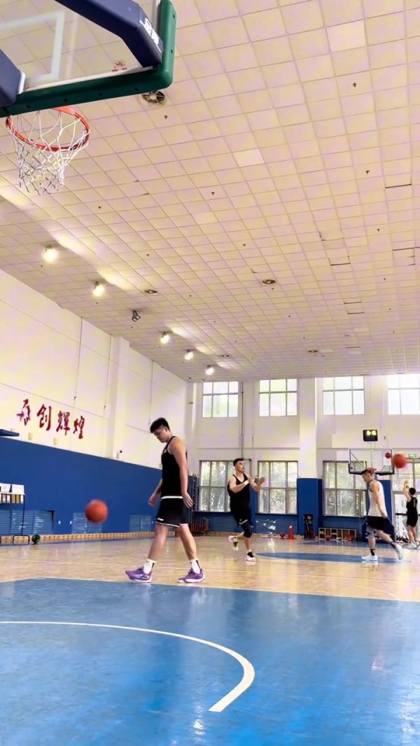 付豪&张陈治锋&吴昌泽等出镜！辽篮最新练习  视频：内线球员练习  中