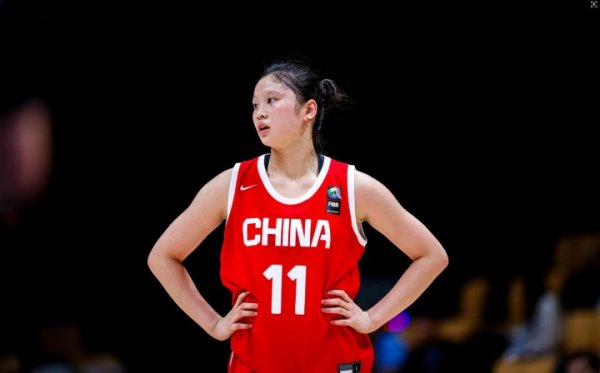 媒体人：中国U16女篮没有找到很合适的后场球员 只能拼防卫  抓反击