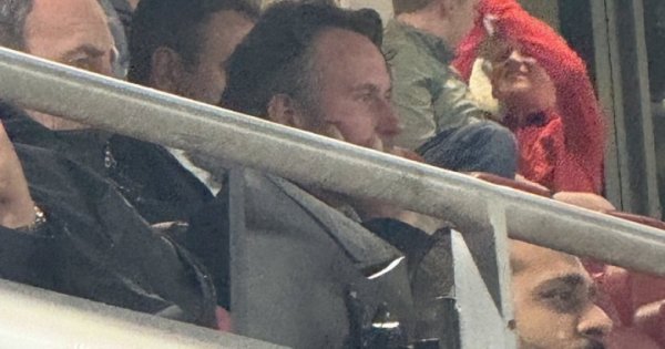 看球还是谈转会？博主社媒晒图：伊萨克经纪人现身安菲尔德运动活动    场