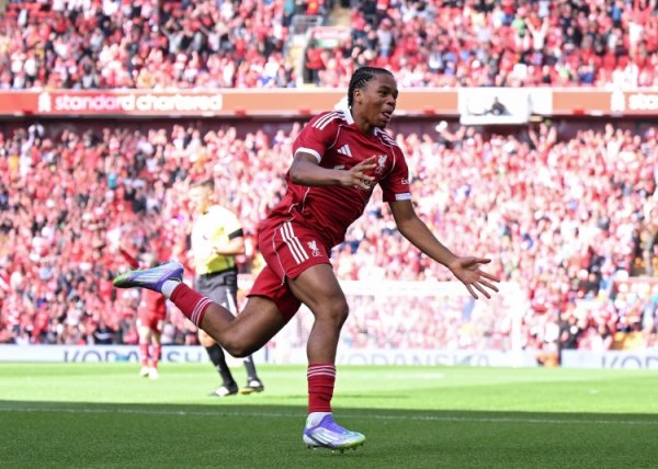 天赋溢出！16岁恩古莫哈季前5场3球&2次一条龙，利物浦从蓝军抢人