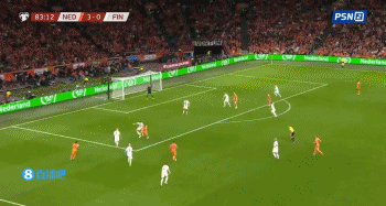 再入一球！加克波禁区前右脚劲射破门，西蒙斯助攻