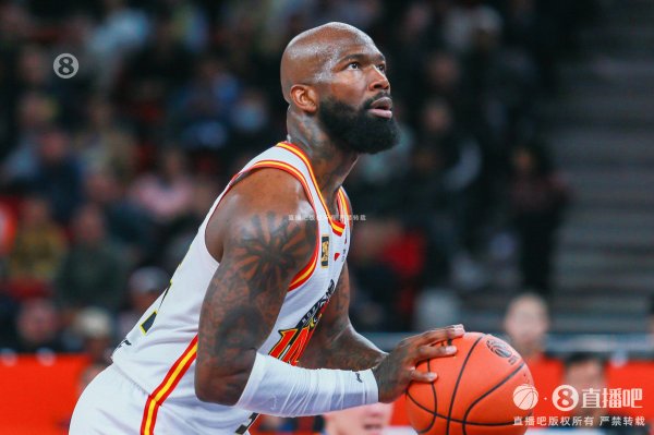 琼指导又再在线讨薪！琼斯：我带伤上阵 长沙勇胜却不愿支付报酬