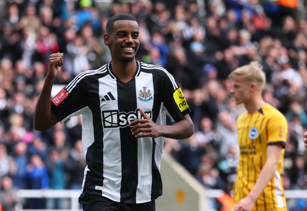 记者：伊萨克不会代表纽卡出战本周末的赛前热身  赛