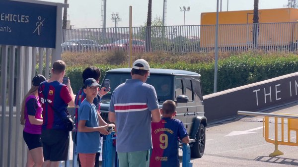 告别！西媒：伊尼戈-马丁内斯离开甘伯体育城，预计不会再返回