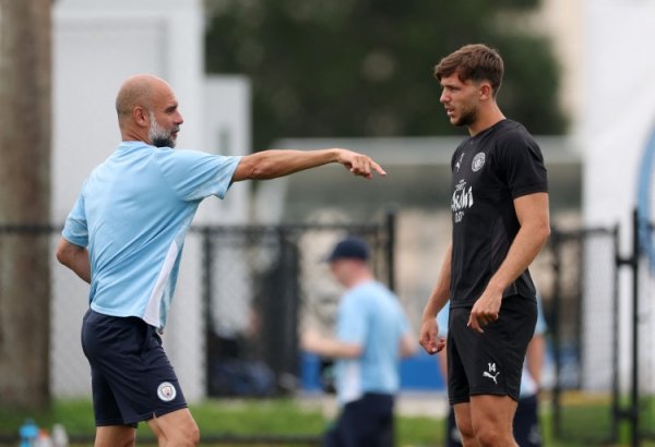 记者：尼科和奥赖利对阵巴勒莫表现不佳，不足以战狼队时杆位