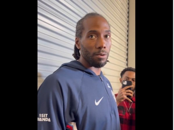 明年还打？小卡鼓励龙狮球员：各位继续助威   咱们下次见