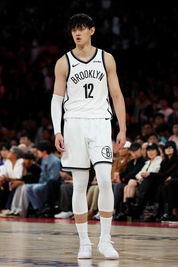 媒体人：曾凡博上半场未获出场机会 真不觉得他在篮网完全打不了