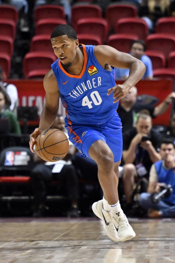 11中6砍25分！戴格诺特：扬布拉德具备投射能力 还有需要改进地方