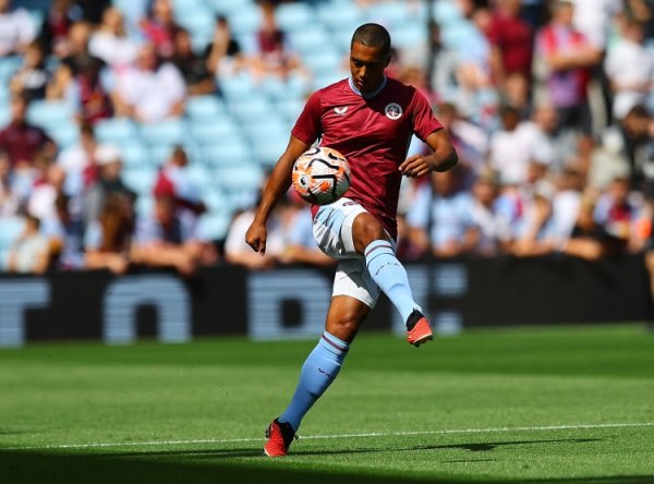 记者：蒂莱曼斯、麦金和罗杰斯的续约将列入维拉议程