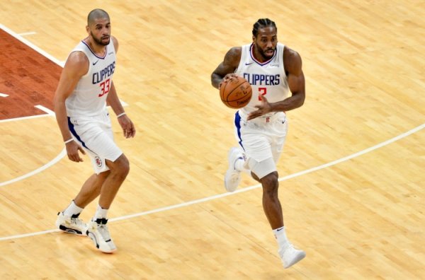 提前收工？莱昂纳德下半场没有杆位 巴图姆顶替出场