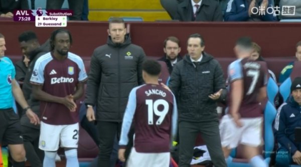 5场0球0助！桑乔第74分钟被换下场，本场被换上又换下！