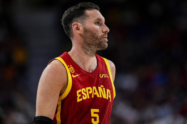 有些人被魔法棒点到过！费尔南德斯：东契奇是协同  过最出色的球员