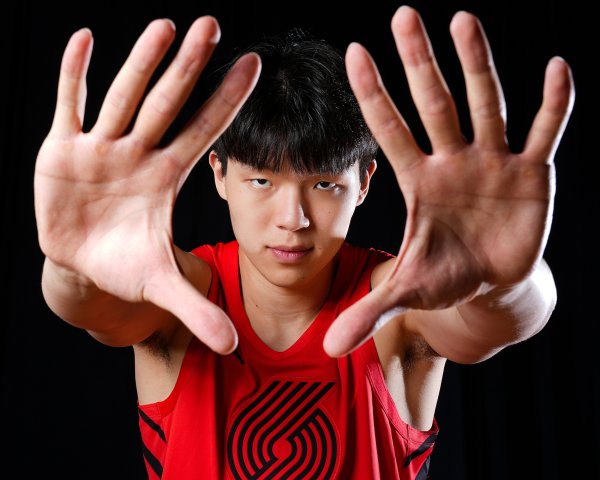 🖐拿来吧你！杨瀚森快速  回转   镇守篮下大帽凯斯勒反篮！