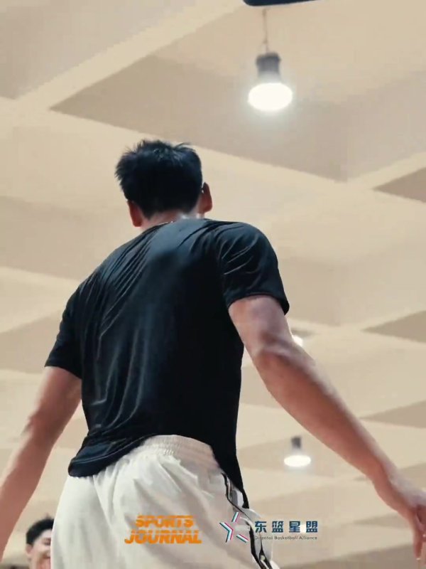 感觉回来了！崔永熙运动活动    场  复健  练习  更新 用负伤  的左脚第1次发力灌篮