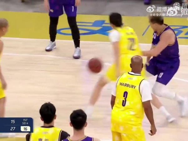 怪不得你单身呢！郭艾伦拉开单挑赵爽 一波蝴蝶穿花晃倒对手