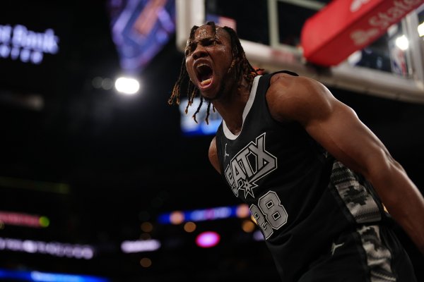 下一站去哪儿？美记：老鹰裁掉了五号位查尔斯-贝西