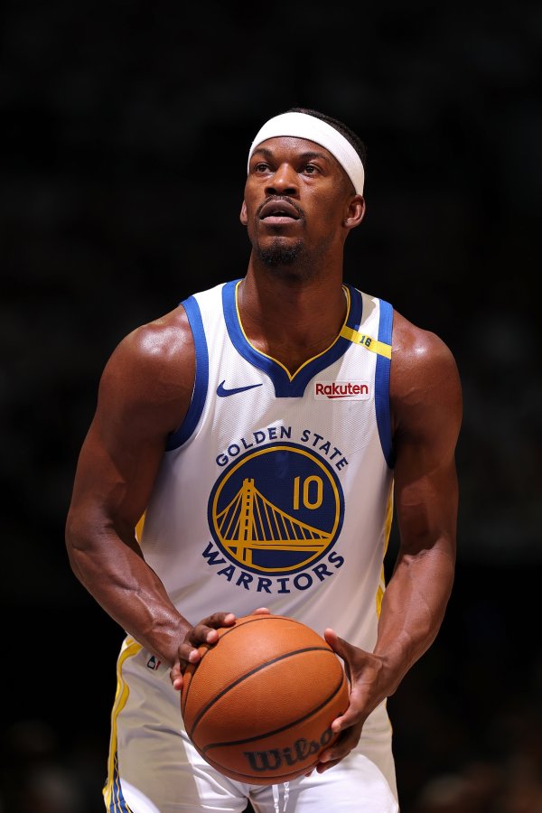 杀伤力十足！巴特勒首节3中2贡献12分 罚球7中7