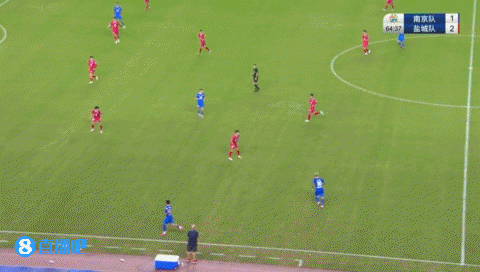 顶球远射！南京队球员戈伟超远距离顶球破门！大危险区域  线上跃起  冲顶