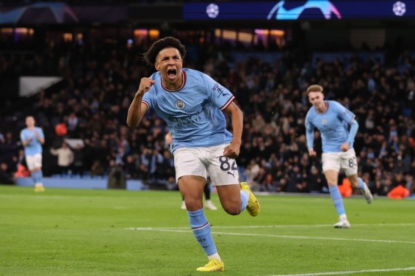 瓜帅：无论是在攻击  端还是在防卫  端，里科-刘易斯都极具价值