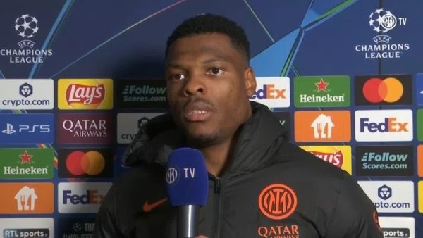 邓弗里斯：我们的底线球很强 那不勒斯是意甲第一名  但我们做客将争胜