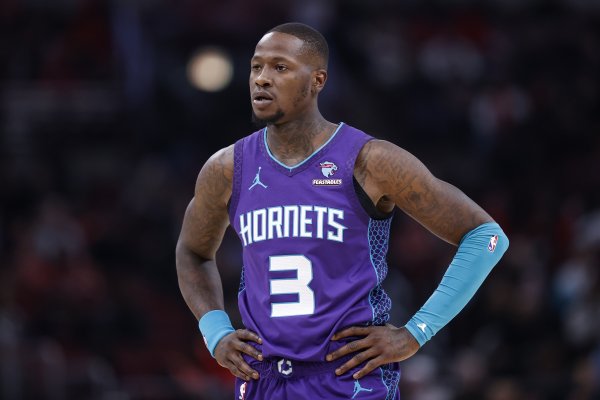 同伙下注赢钱后 将超20万美元现金直接送到了罗齐尔家中