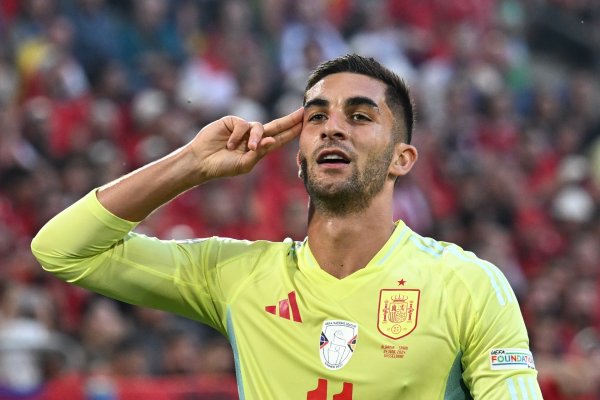 费兰·托雷斯打入23球，在西班牙队史射手榜上并列第九